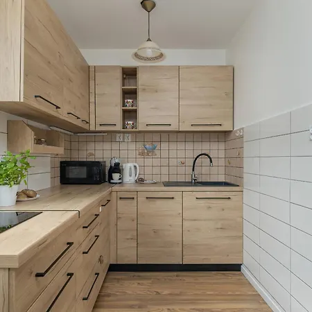 Beautiful House With A Garden For 6 People In By Renters Dom wakacyjny *